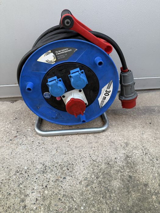 Трифазен разклонител тип макара