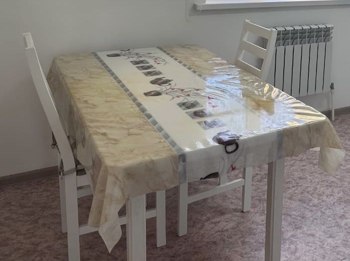 Продам новый белый стол со стульями