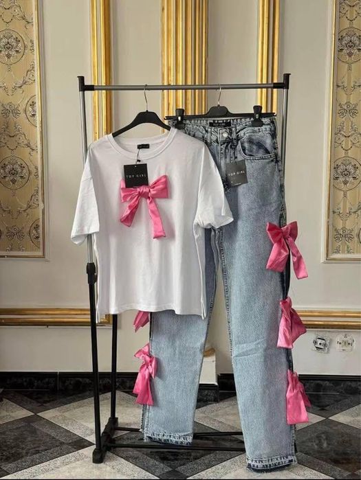 Set dama blugi + tricou cu fundite .