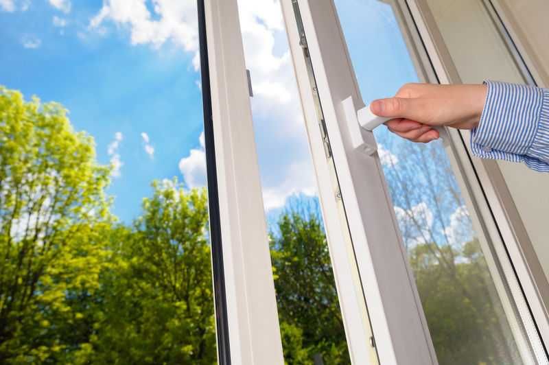 Ремонт и регулировка пластиковых окон, москитные сетки