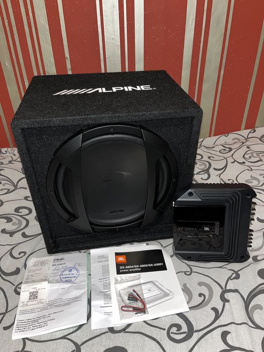 Бас каса с усилвател JBL и Alpine