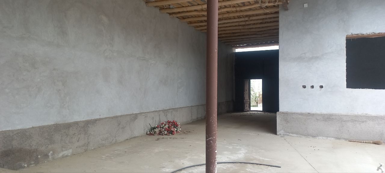 Zilol mahallada 5 sotixli hovli