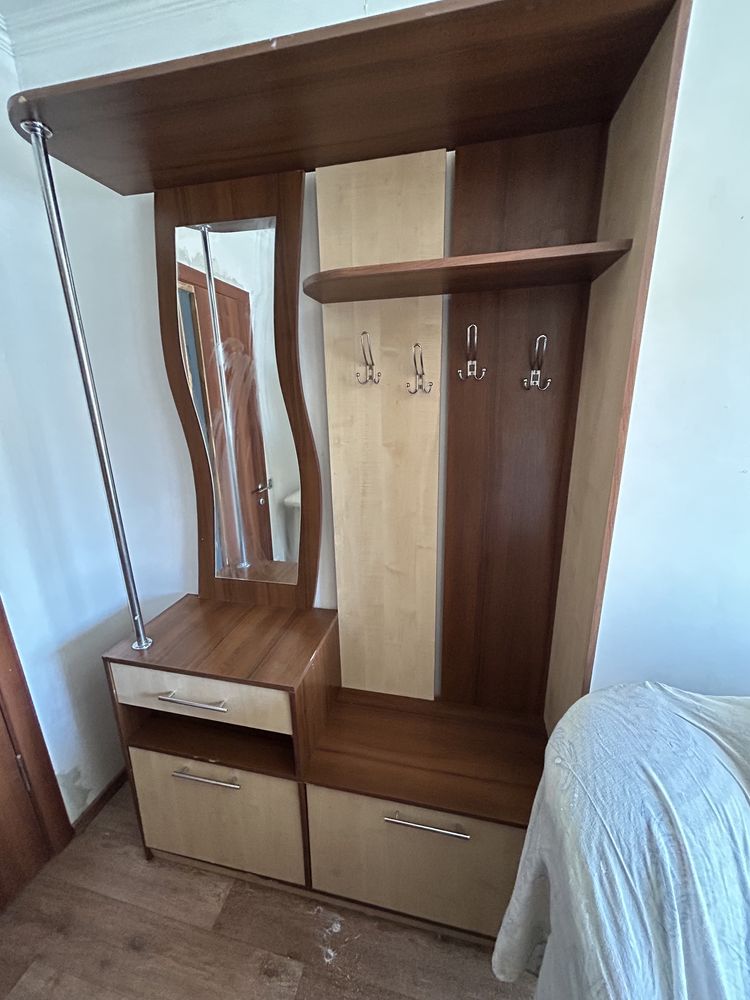Продам стенку в прихожую