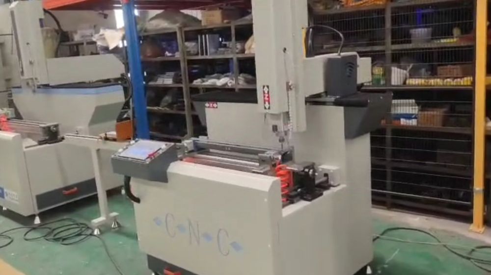 CNC фреза за всички видове цветни метали-алуминий, PVC, дърво, дограма