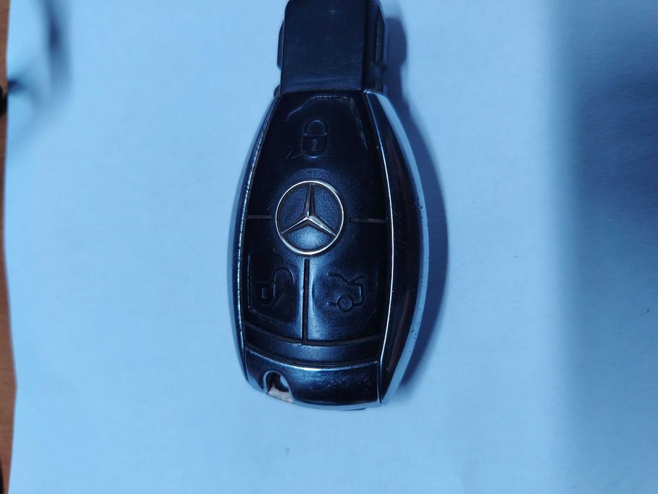 Ключ за мерцедес w221 Mercedes w221