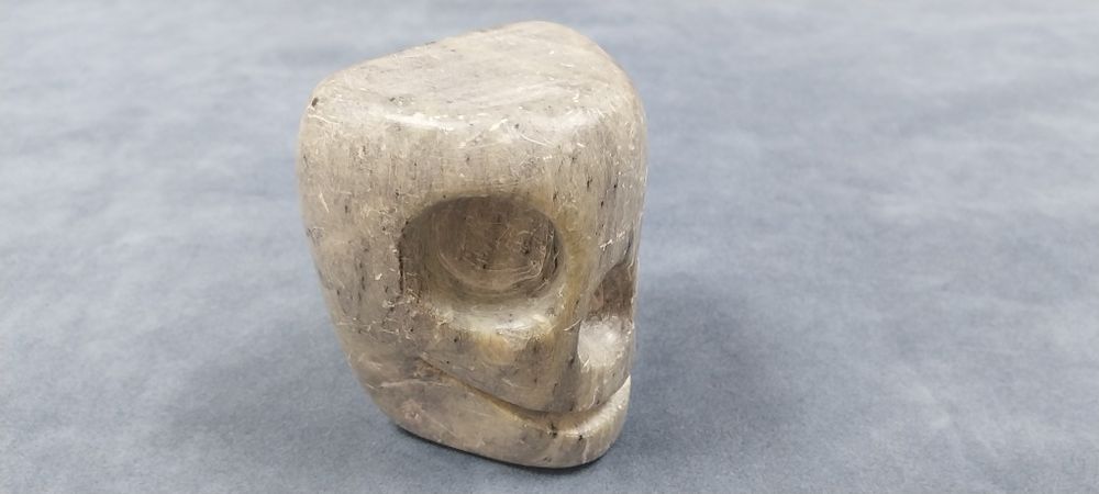 "Череп" от камък
