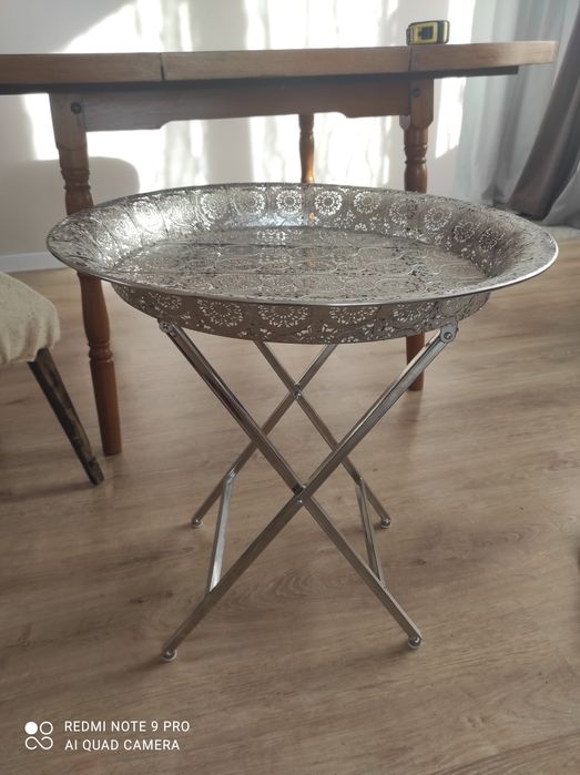 Сгъваема метална масичка