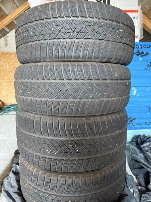 Anvelope iarna Runflat Pirelli SottoZero 3 225/40/19 si 255/35/19