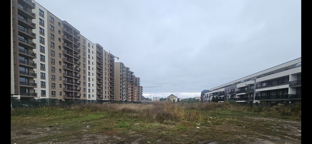 Inchiriez teren 700 mp intravilan Tractorul