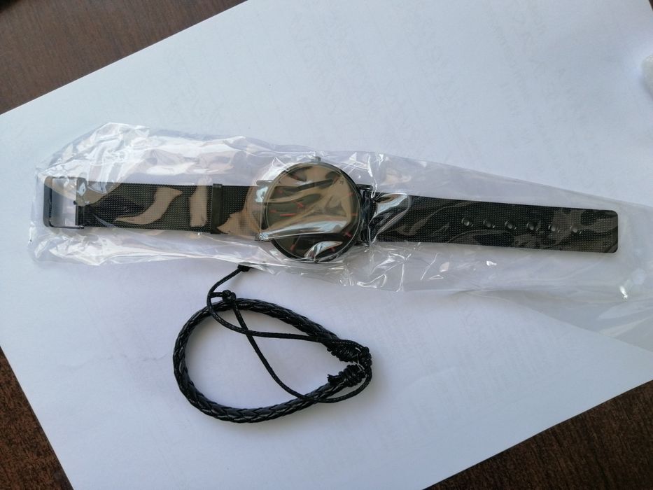 Ceasuri noi, curea metal