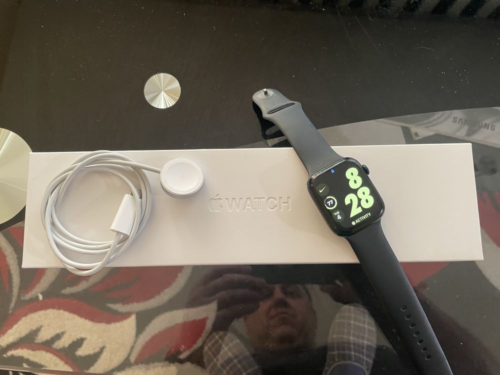 продавам/заменям/бартер часовник Apple watch 7 45mm