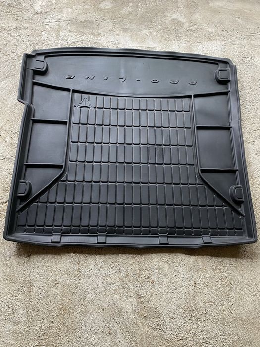 Стелка за багажник Audi Q7 !