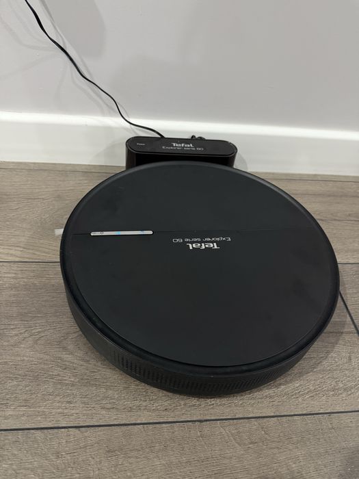 Продам робот пылесос Tefal