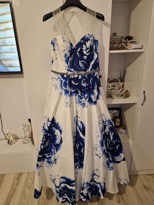 Vand rochie ocazie