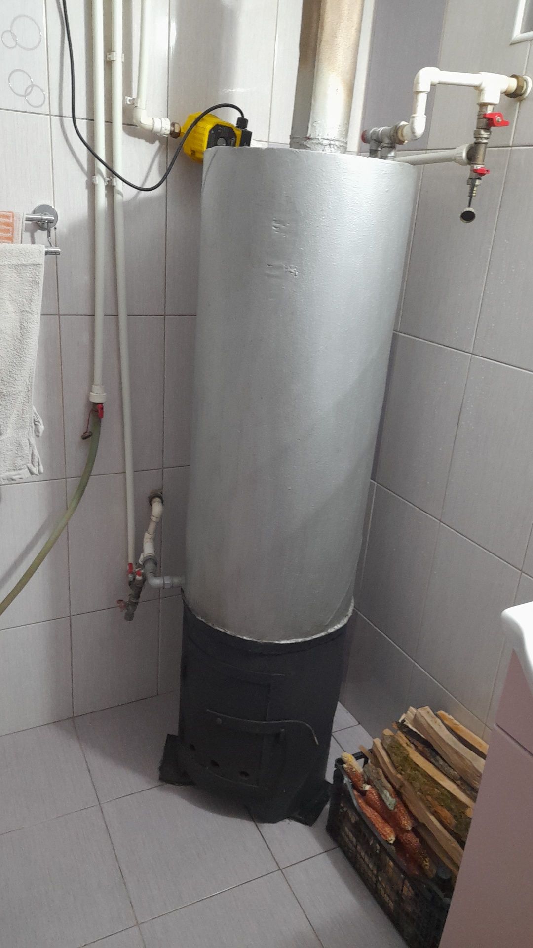 Vând boiler pe lemne