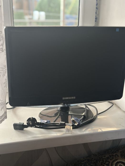 Монтор  Samsung 18 дюймов диагональ
