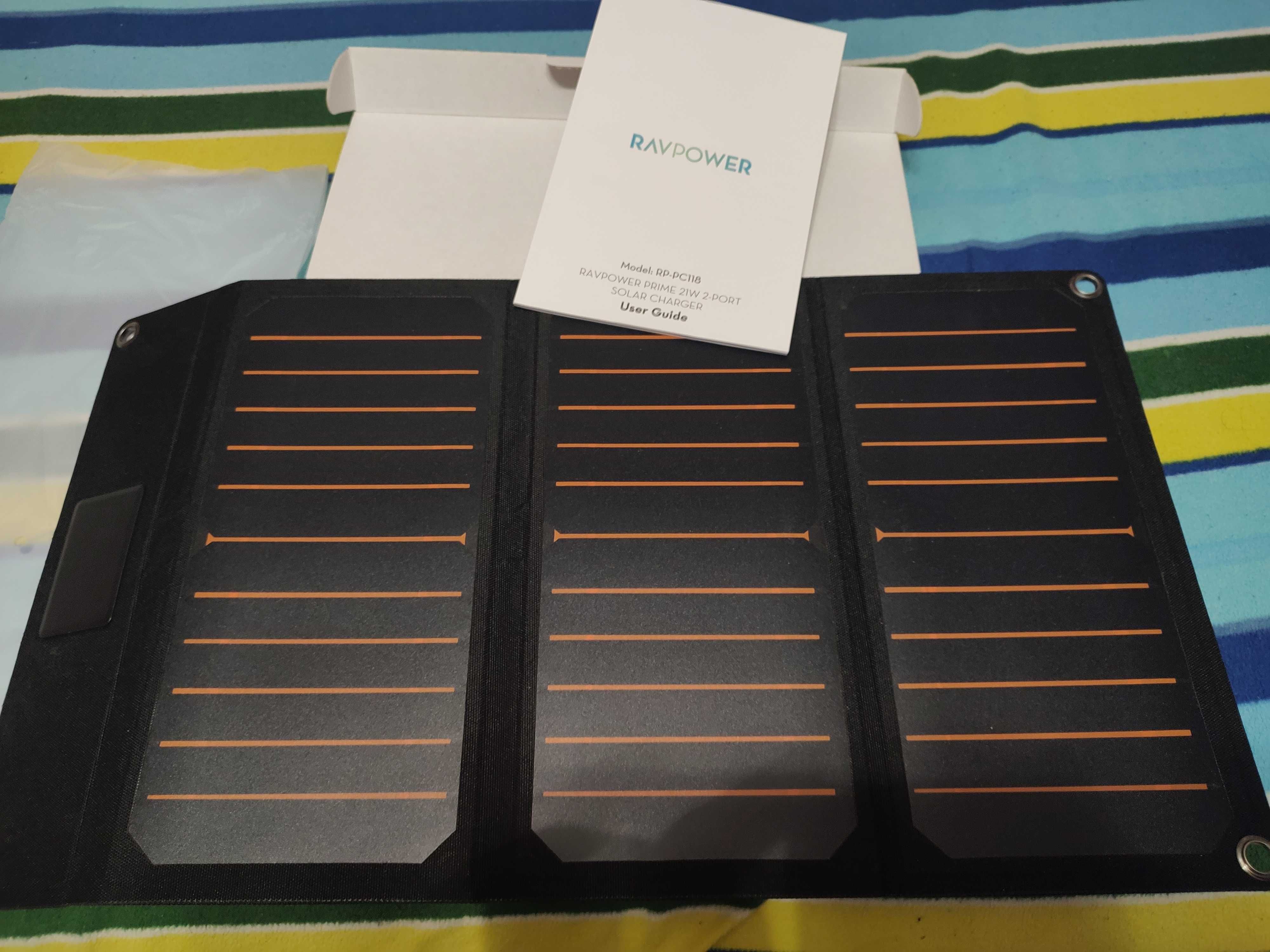 Încărcător solar cu două porturi RAVPOWER Prime 21W
