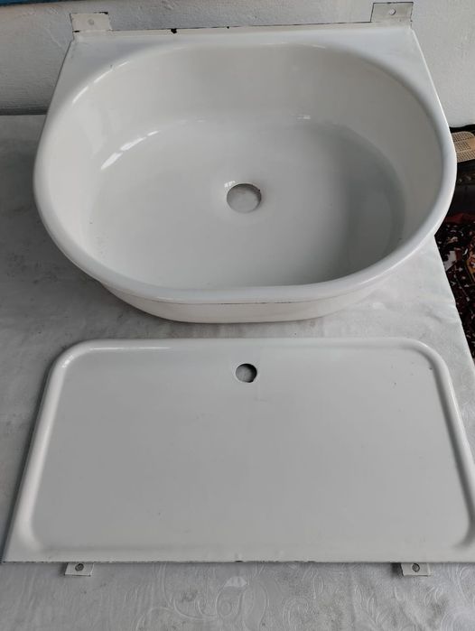 Продам эмалированные раковины новые