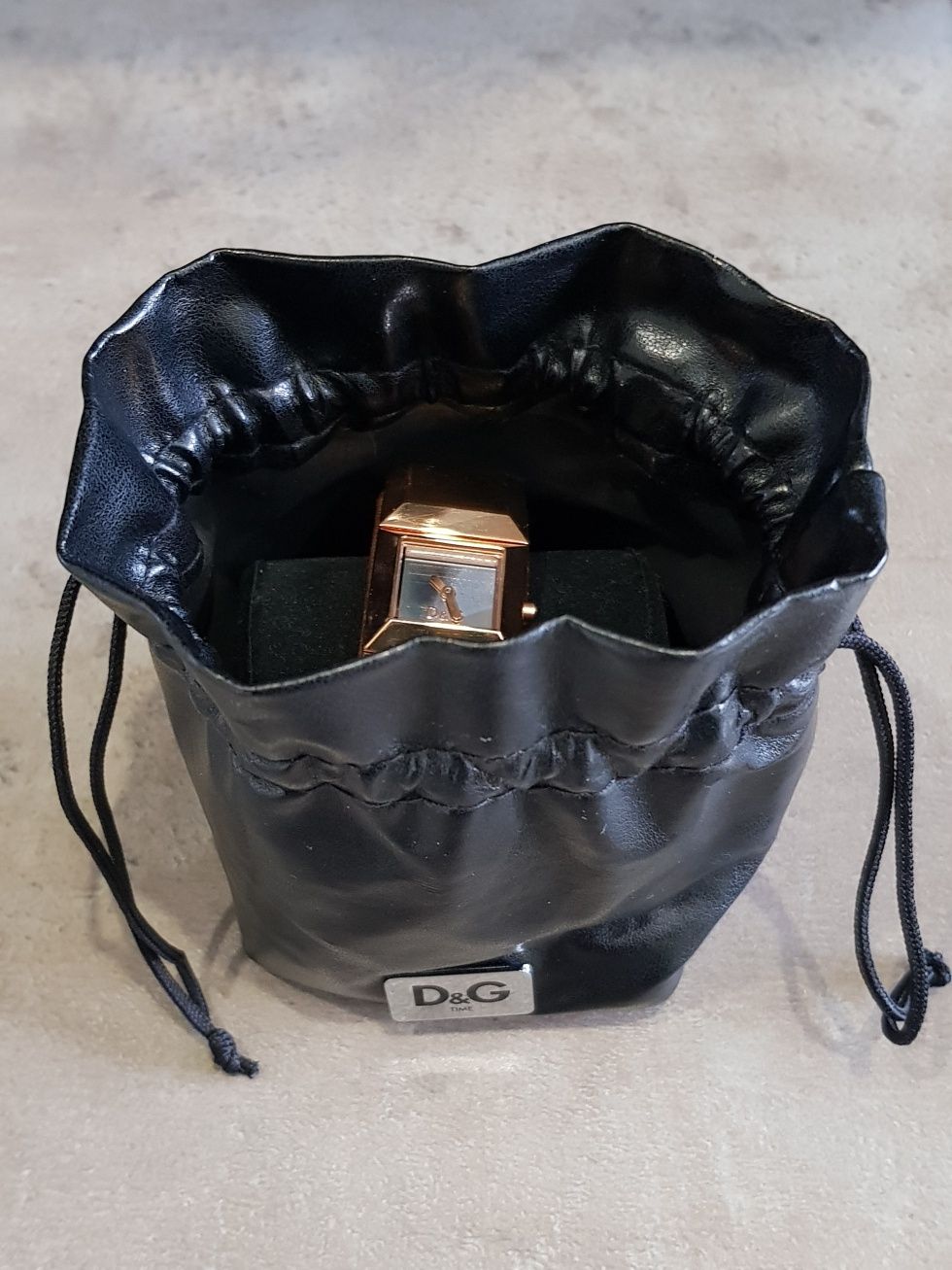 D&G Dolce and Gabbana Оригинален Дамски Кожен Часовник