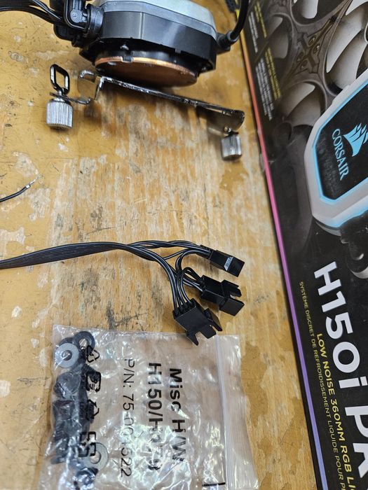 Defect Corsair h150i pro rgb liquid cooler