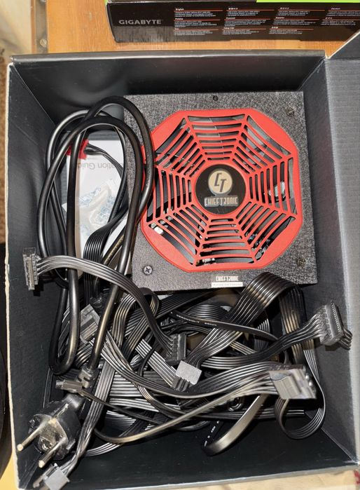 Блок питания ATX 650W Chieftec Chieftronic Powerplay GPU-650FC