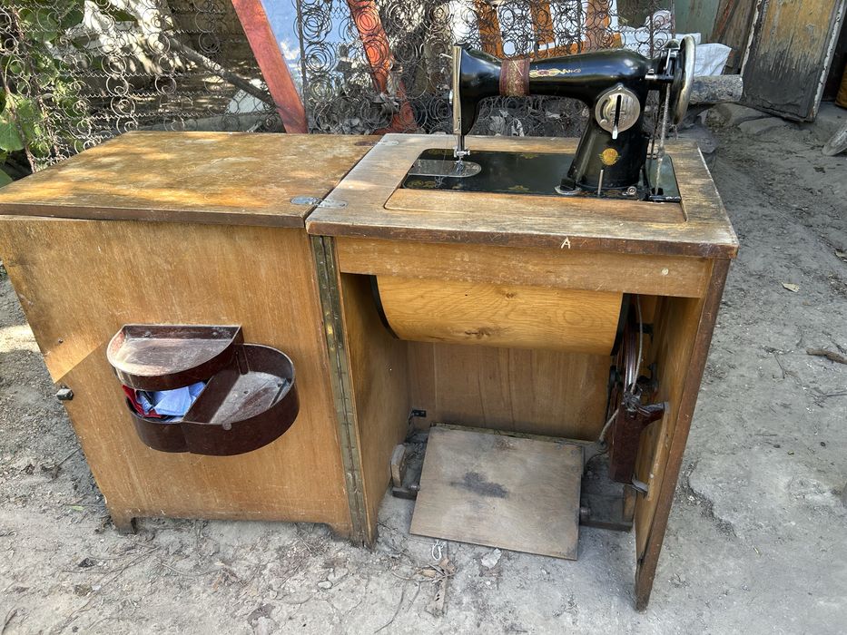 Срочно сатылады тігін машина, реквизит үшін өте керек дүние