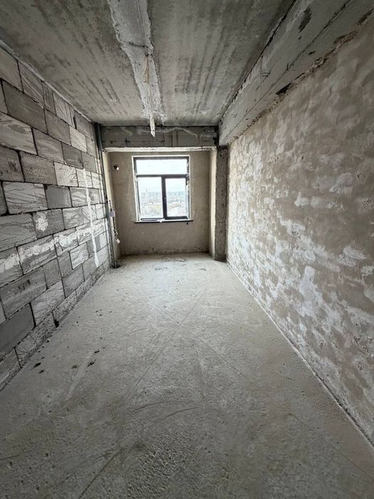 1-xonali korobka uy sotiladi. Sherbuddin tomonda.