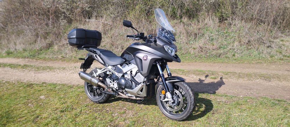 Honda VFR800X crossrunner - Akrapovic omologat, quickshifter, sidecase