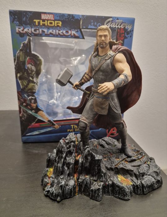 Statueta Thor Diamond Select Toys
