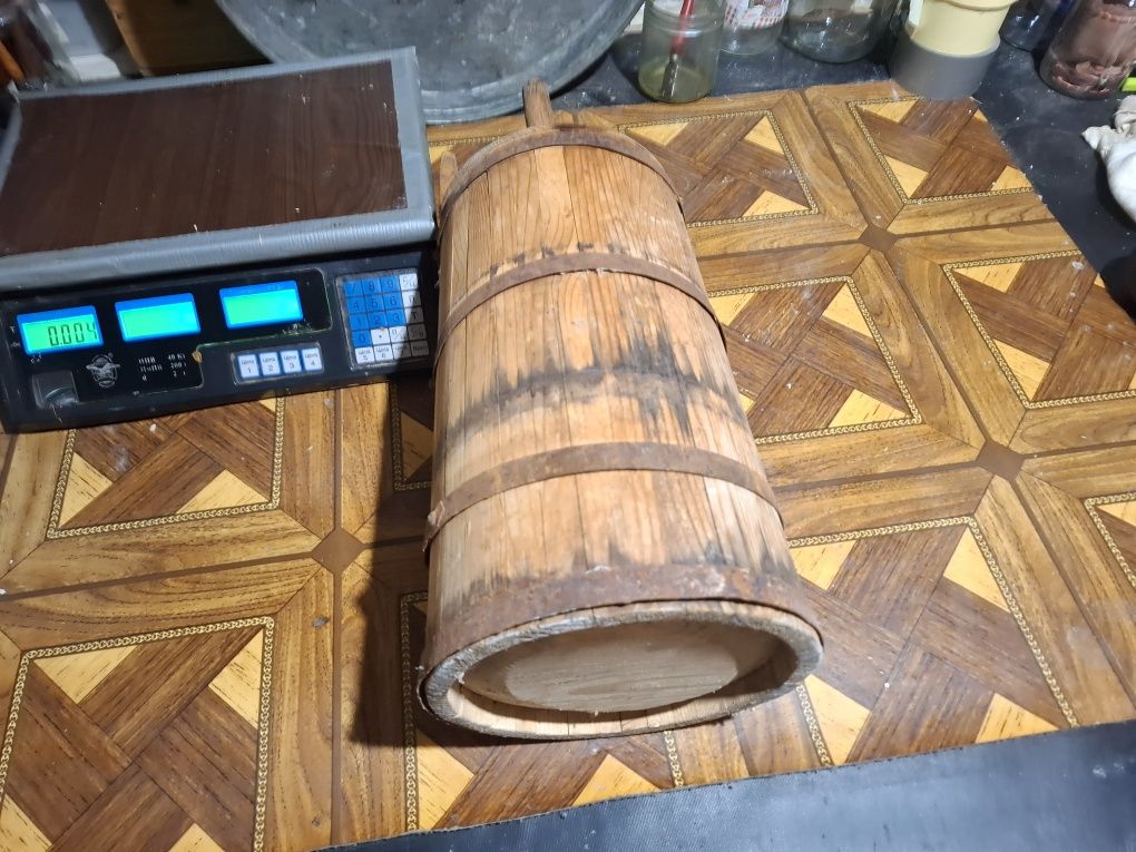 Стара дървена бучка за биене на мляко за масло