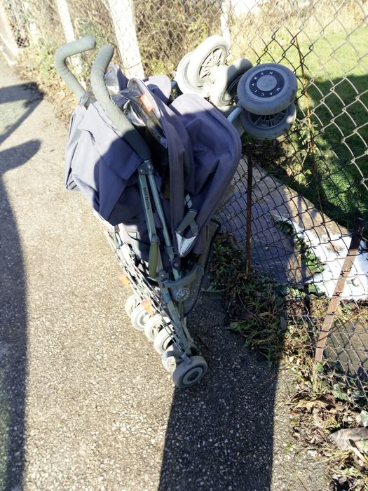 Продавам количка макларън за близнаци и породени