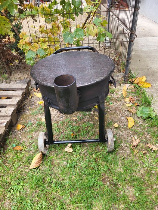 Vând sobă robustă,f.utilă!