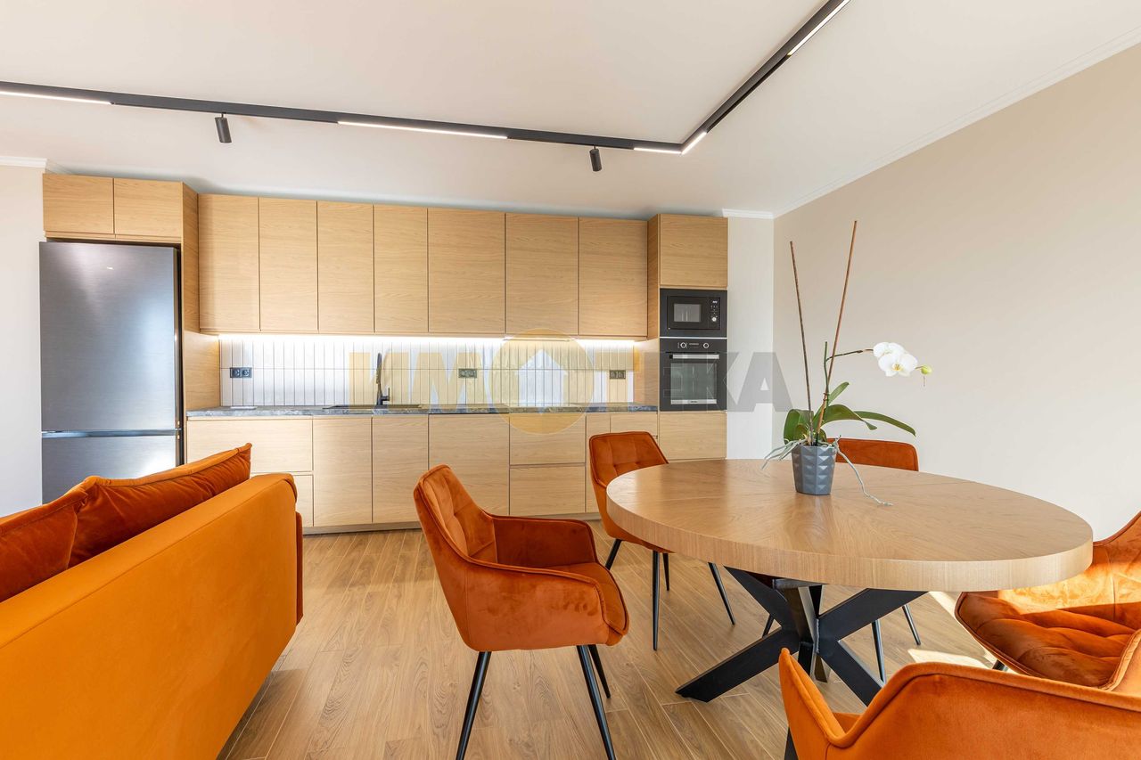 Продава се Многостаен апартамент в Варна, Чайка - 157 кв.м за 3536 €/кв.м - Снимка #3