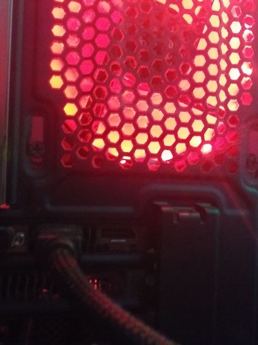 Pc gaming Intel I5-8400K 2.8 GHz, 16 GB ram, 1TB HDD, GTX 1050 Ti 4gb