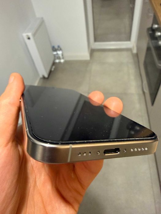 iPhone 15 Pro 256Gb baterie 100%, ca nou, garantie, natural titanium