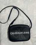 Calvin Klein дамска чанта с дълга дръжка