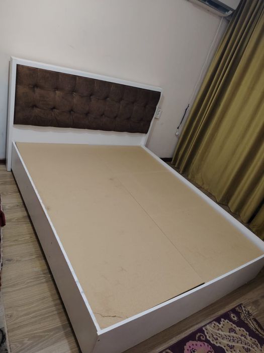 Кровать двухспаный семейный