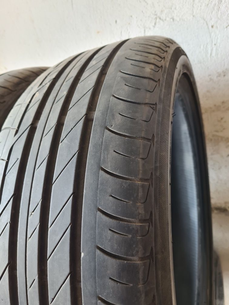 2 бр. летни гуми 225/45/19 Bridgestone DOT 4418 5,5 mm