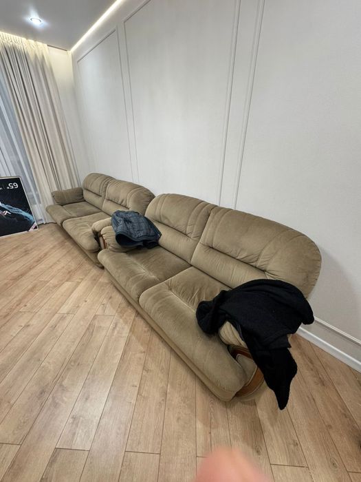 Продаю Диван почти новый