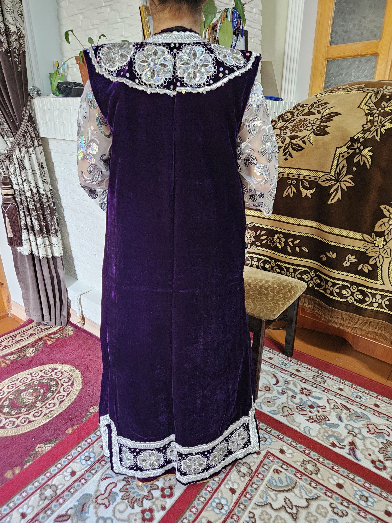 Келинлар либоси, зар халат