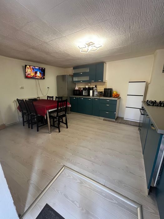 Casa de vanzare , 560 mp curte+gradina
