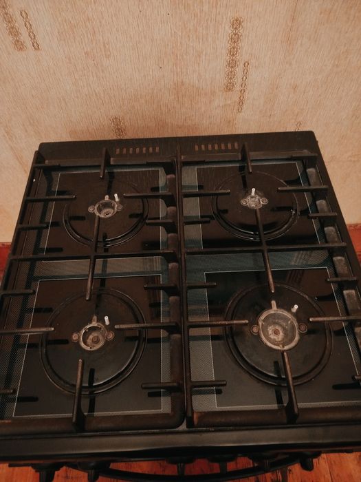 Газовая плита Gefest 1500 K32 в очень хорошем состоянии.