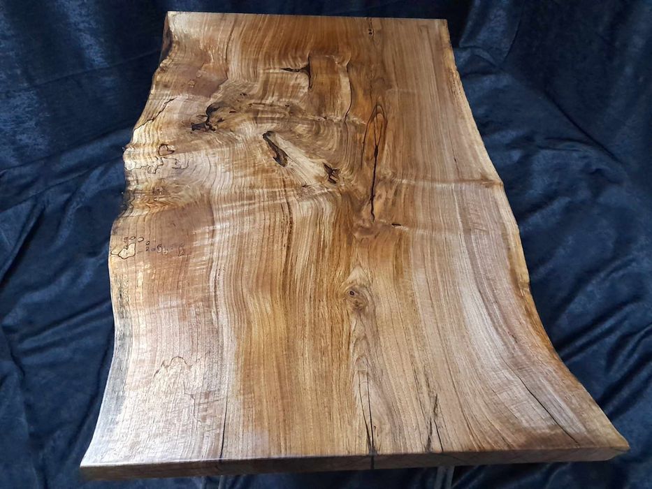 Масивни дървени маси