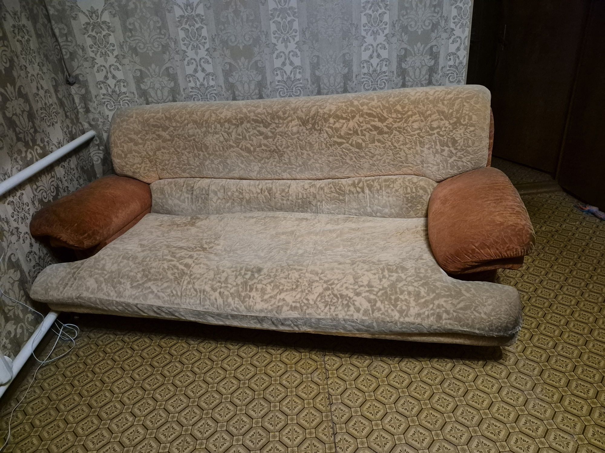 Продам диван б/у
