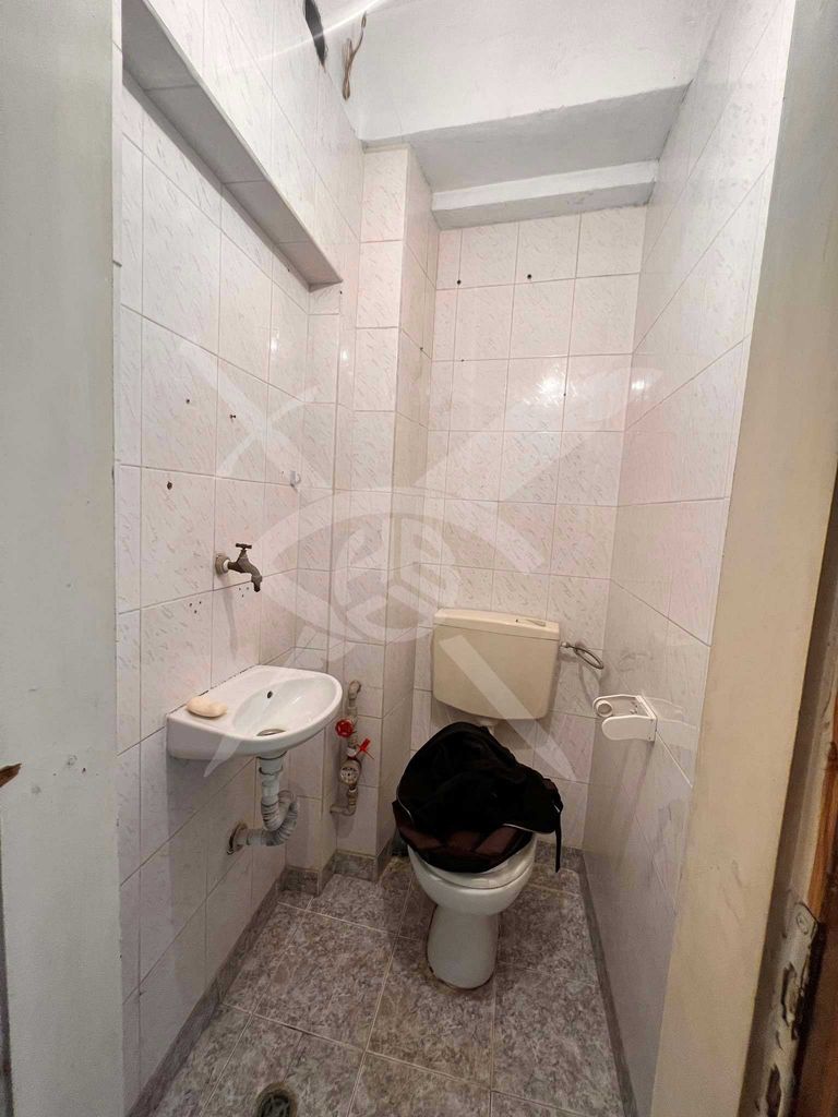 Дава се под наем Офис в Варна, Център - 17 кв.м за 225 € - Снимка #1
