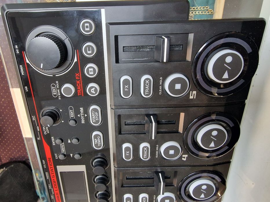 Amanet Vitan 107 Boss RC-505 MKII Tabletop Looper