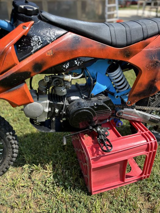 Se vinde cross ultra 125cc 4t
