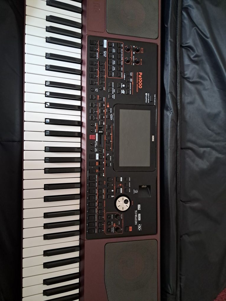 Vând KORG PA 1000 ! NOU