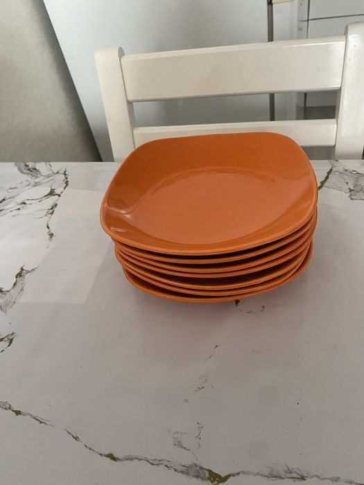 Стеклянные  фарфоровые блюда