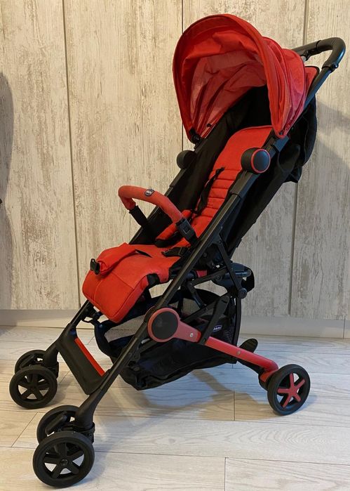 Carucior ultra compact marca Chicco,minim 3 pana la 15 kg,Rosu.